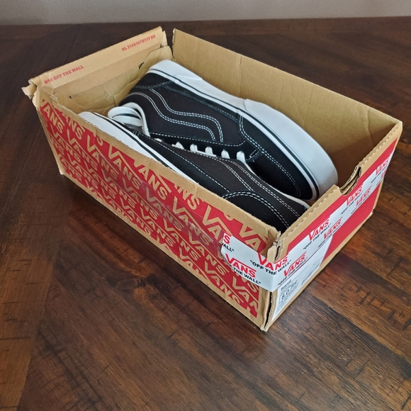 Vans Bearcat Black/White Men Size 8, equivalent to Women Size 9.5 - Picture 10 of 11